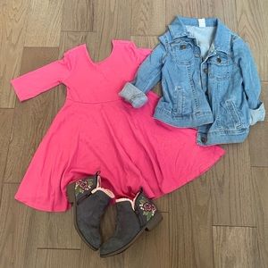 Girls dress size 5T.